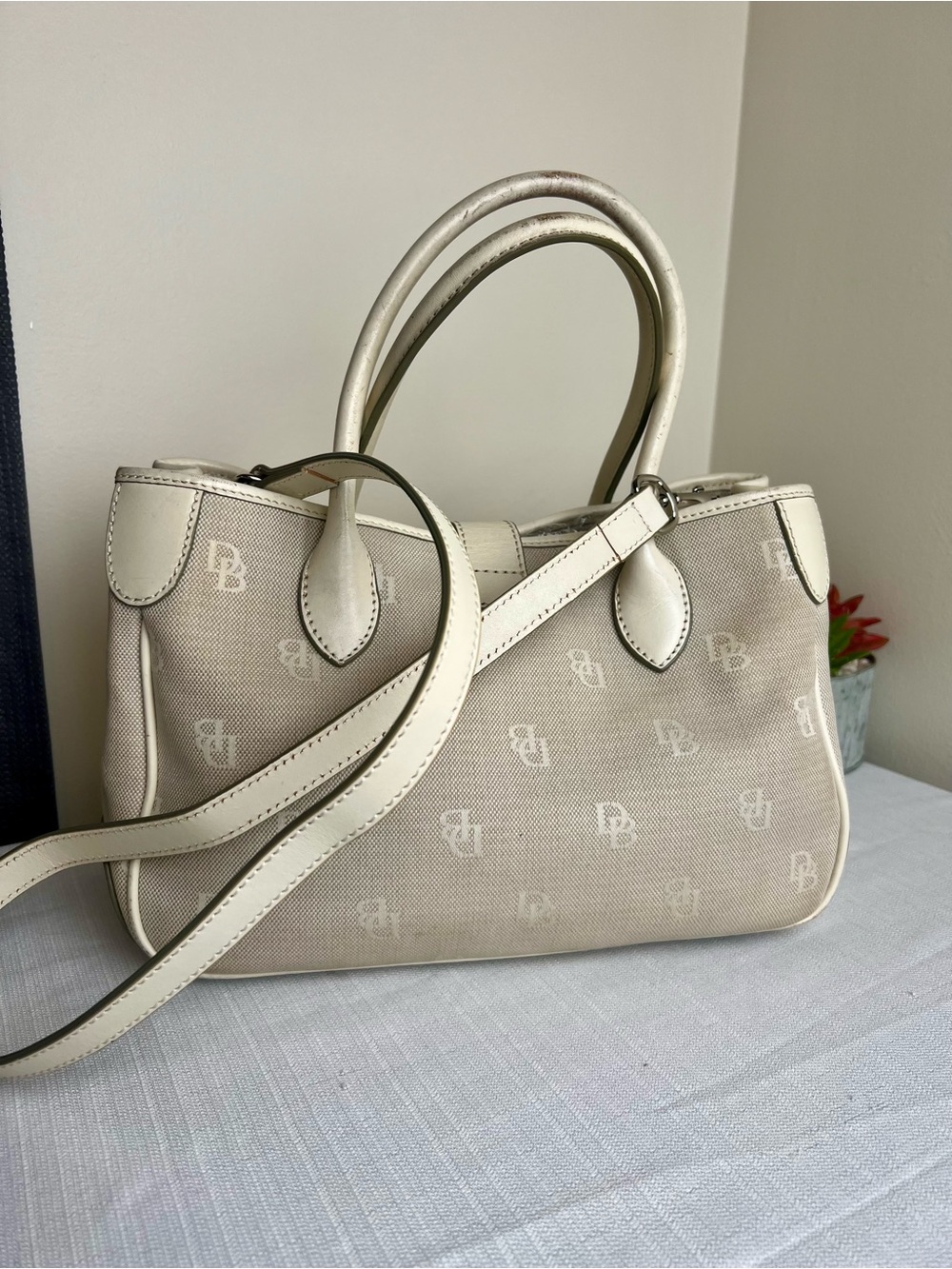 Dooney & Bourke Vintage Beige Logo Satchel with Cream Trim - Picture 2 of 10